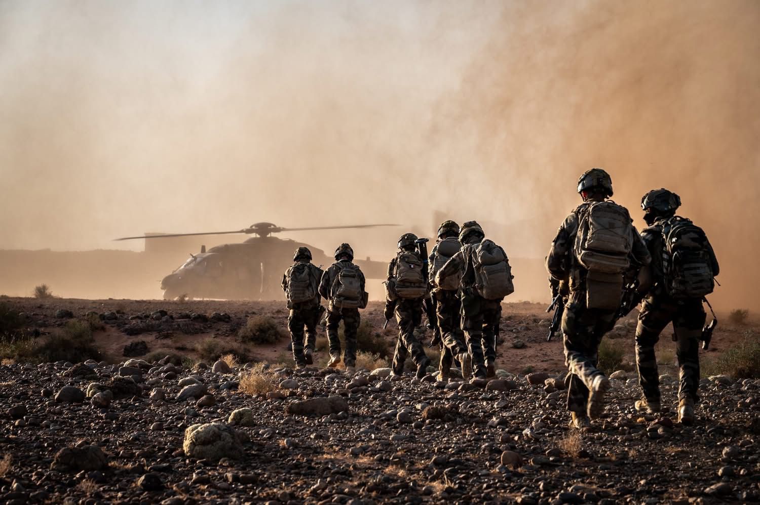 مناورة عسكرية مغربية -فرنسية على بعد أميال من الحدود الشرقية للمغرب