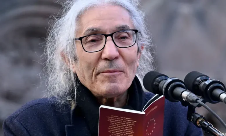 الرئيس الألماني يطلب “بادرة إنسانية” من تبون.. العفو عن الكاتب بوعلام صنصال