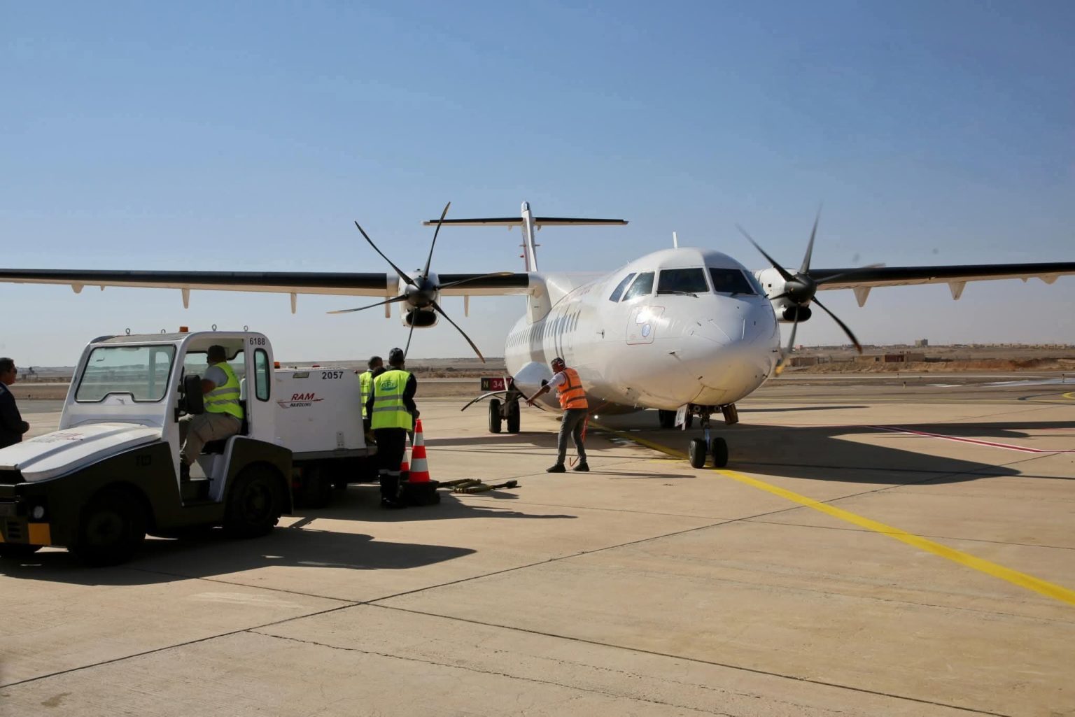 السمارة تدشن عصرها الجوي الجديد.. وصول أول رحلة مدنية منتظمة من الدار البيضاء