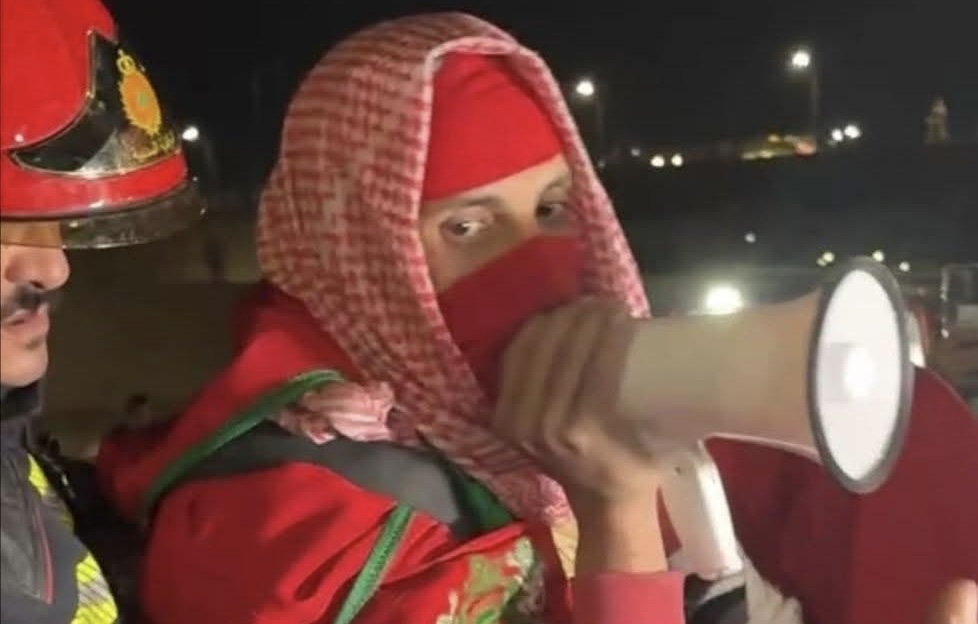 مراكش. الغلوسي يكتب: حواري مع المعتصم فوق عمود الكهرباء قبل فك معتصمه