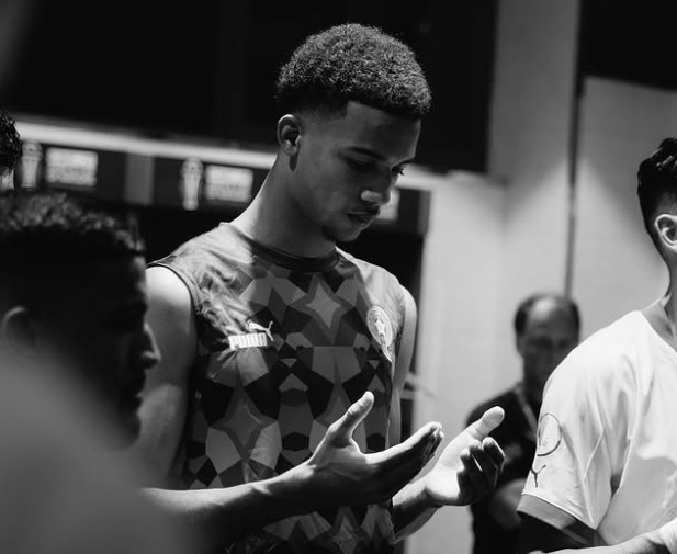 أمير ريتشاردسون يفجع بوفاة والده نجم الـNBA السابق