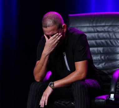 الكوميدي يسار المغاري يطلب الدعاء لوالدته برسالة مؤثرة