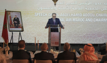 الرئيس المدير العام للخطوط الملكية المغربية يدعو إلى بناء منظومة طيران عربية مرنة ومسؤولة وتنافسية