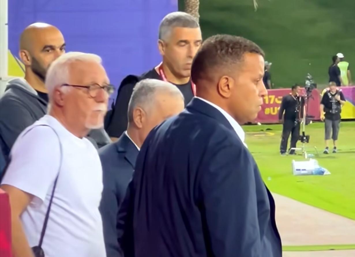 الناخب الوطني وليد الركراكي وبنمحمود في قطر.. ما القصة؟