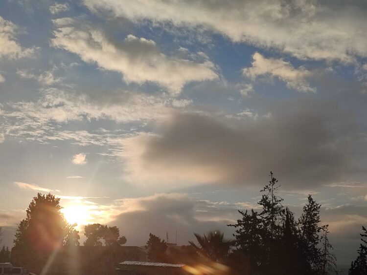 توقعات أحوال الطقس اليوم الاثنين