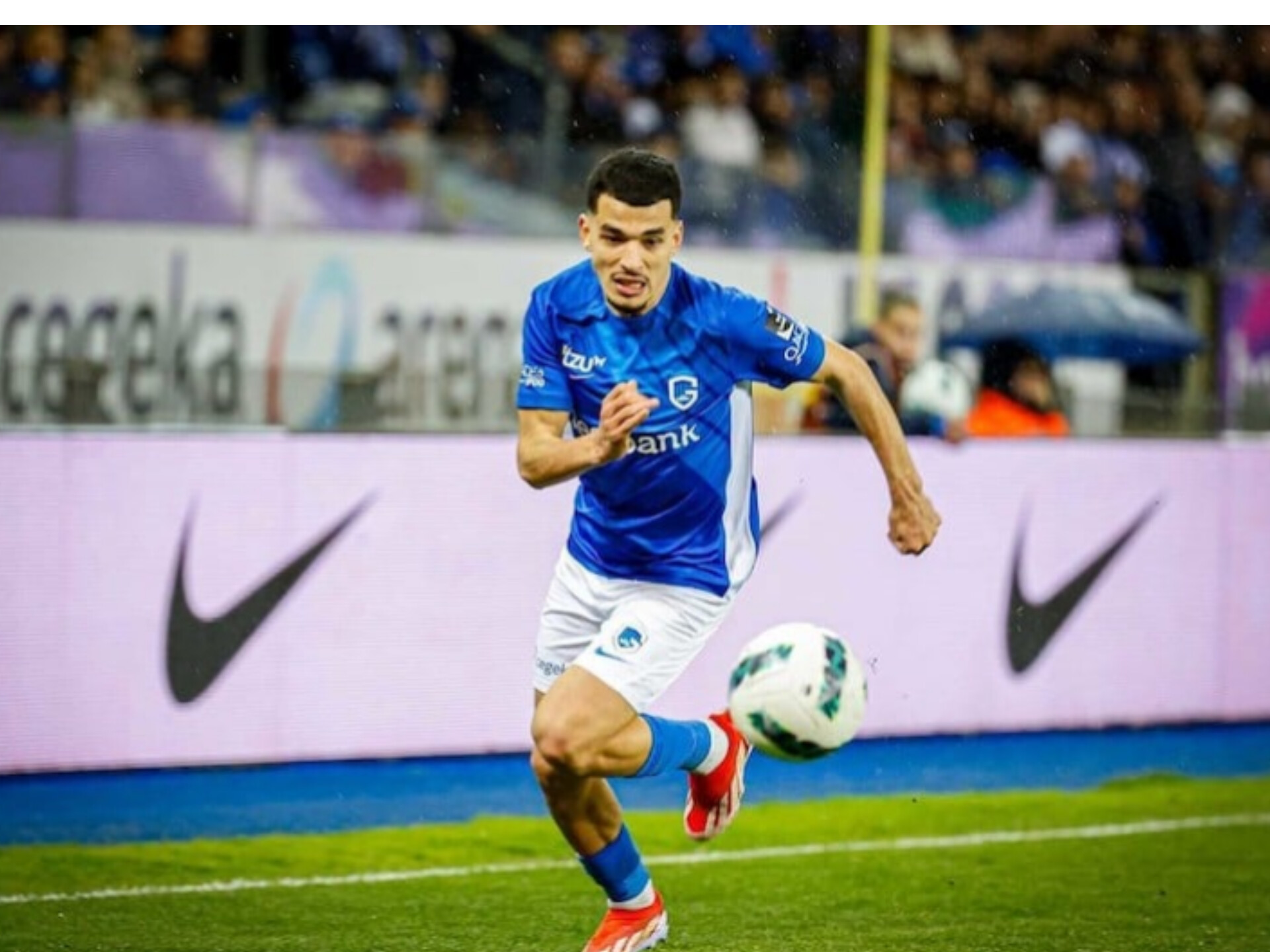 زكرياء الوحدي يتوج بـ”الأسد البلجيكي 2025″ كأفضل لاعب مغاربي في الدوري البلجيكي