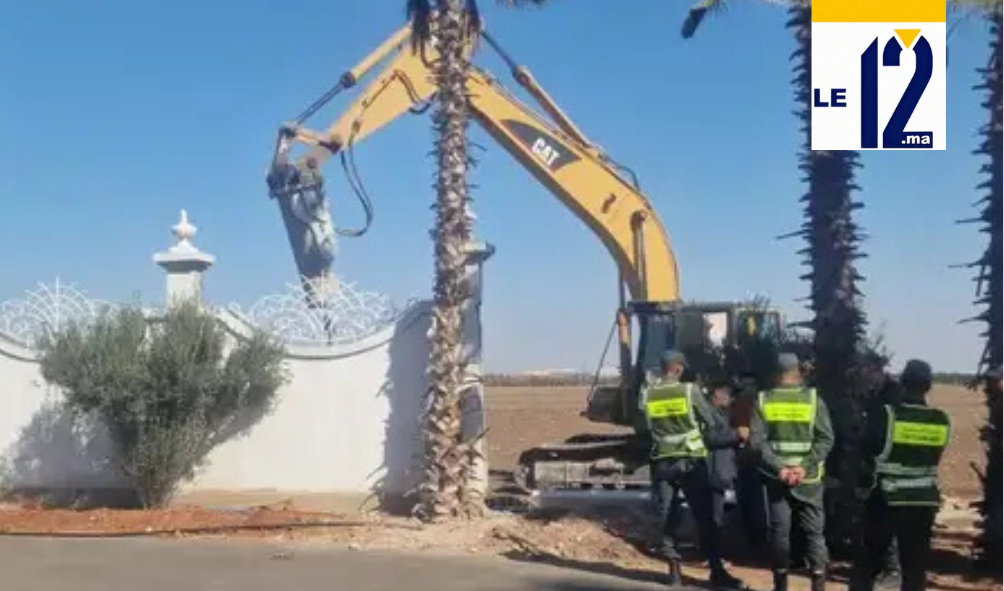 عاجل. الجرافات تعود لهدم قصر بوسكورة ومحامي المستثمر يكشف الحقيقة