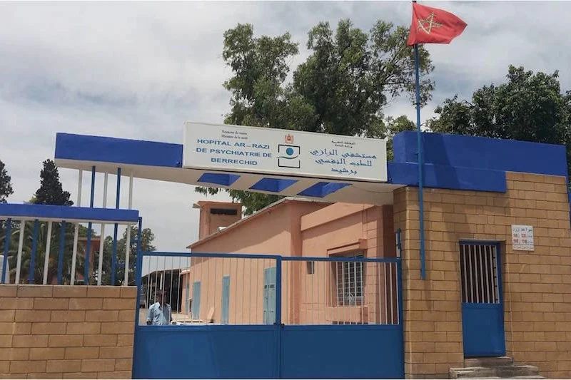 مريضة نفسيا. ولدت داخل «الترامواي» ومات مولودها وأودعت مستشفى الرازي (بلاغ)