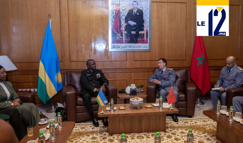 المفتش العام للقوات المسلحة الملكية يستقبل رئيس أركان القوات البرية الرواندية