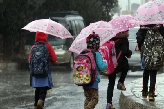 اضطرابات جوية تتسبب في تعليق الدراسة بإقليمي برشيد وسيدي بنور غدا السبت 