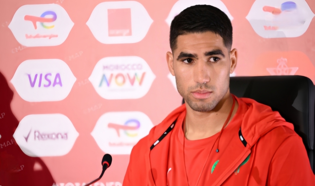 رسالة حكيمي للجماهير.. نحن واعون بالمسؤولية ونحتاج لدعمكم 