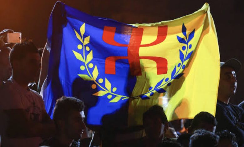 الجزائر. حفل إعلان استقلال منطقة القبائل يواجه المنع في فرنسا و “الماك” تطعن