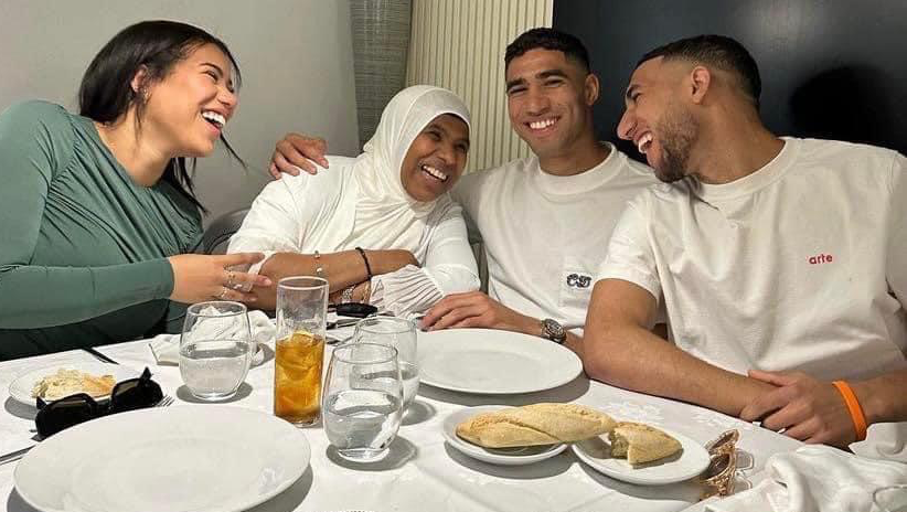 أشرف حكيمي يدشن مطعمه الجديد بحي المعاريف بالبيضاء بحضور هؤلاء النجوم 