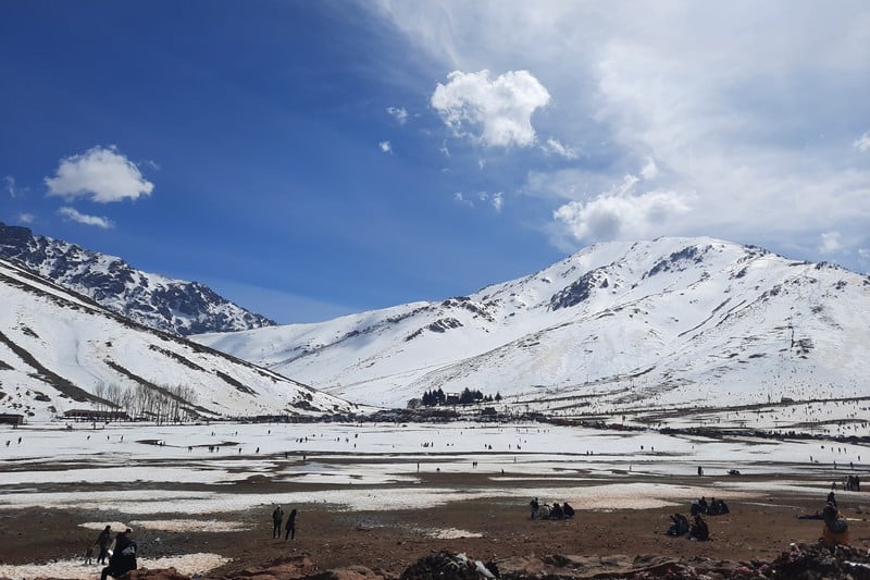 أمطار قوية وتساقطات ثلجية ورياح عاصفية قوية مرتقبة بعدد من المناطق