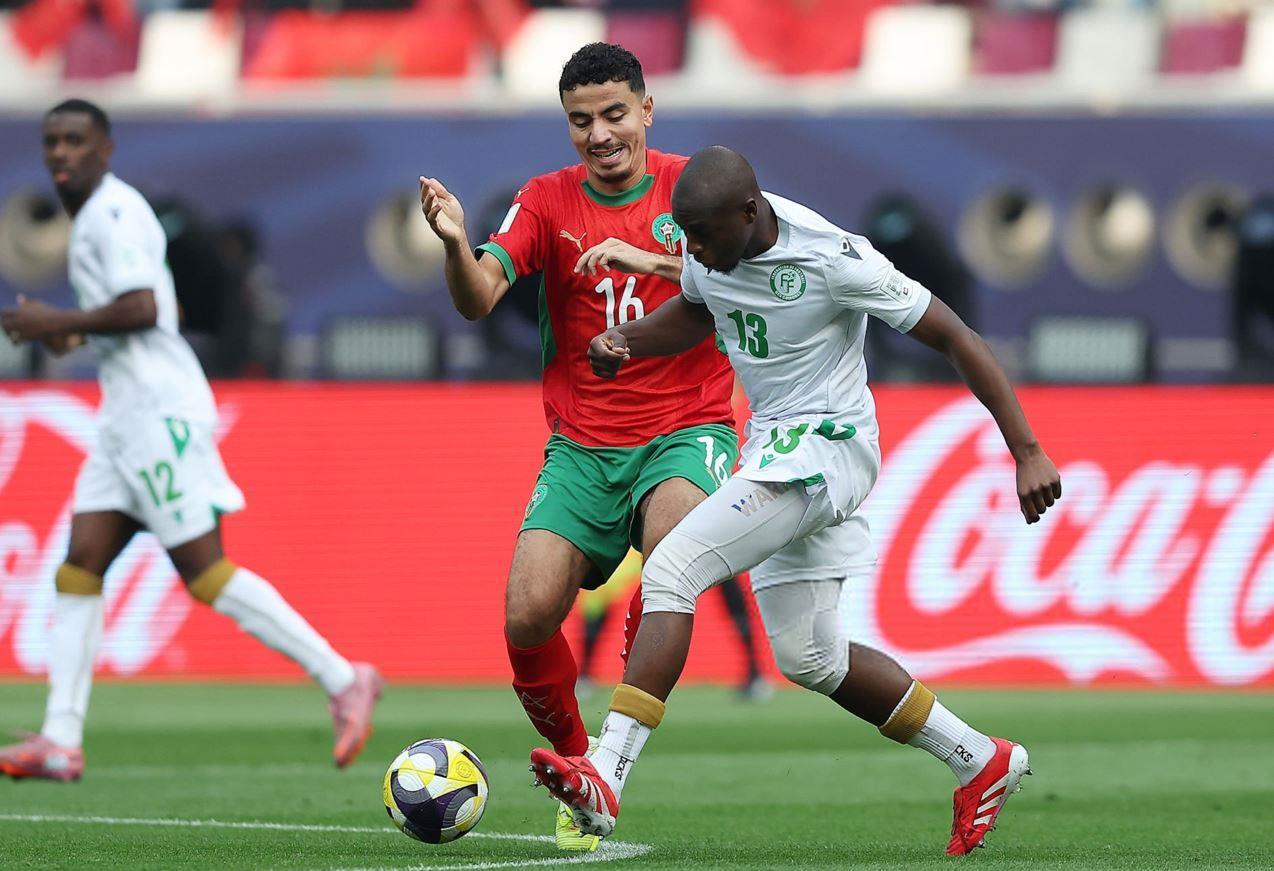 الشوط الأول.. ثلاثية للأسود في شباك جزر القمر