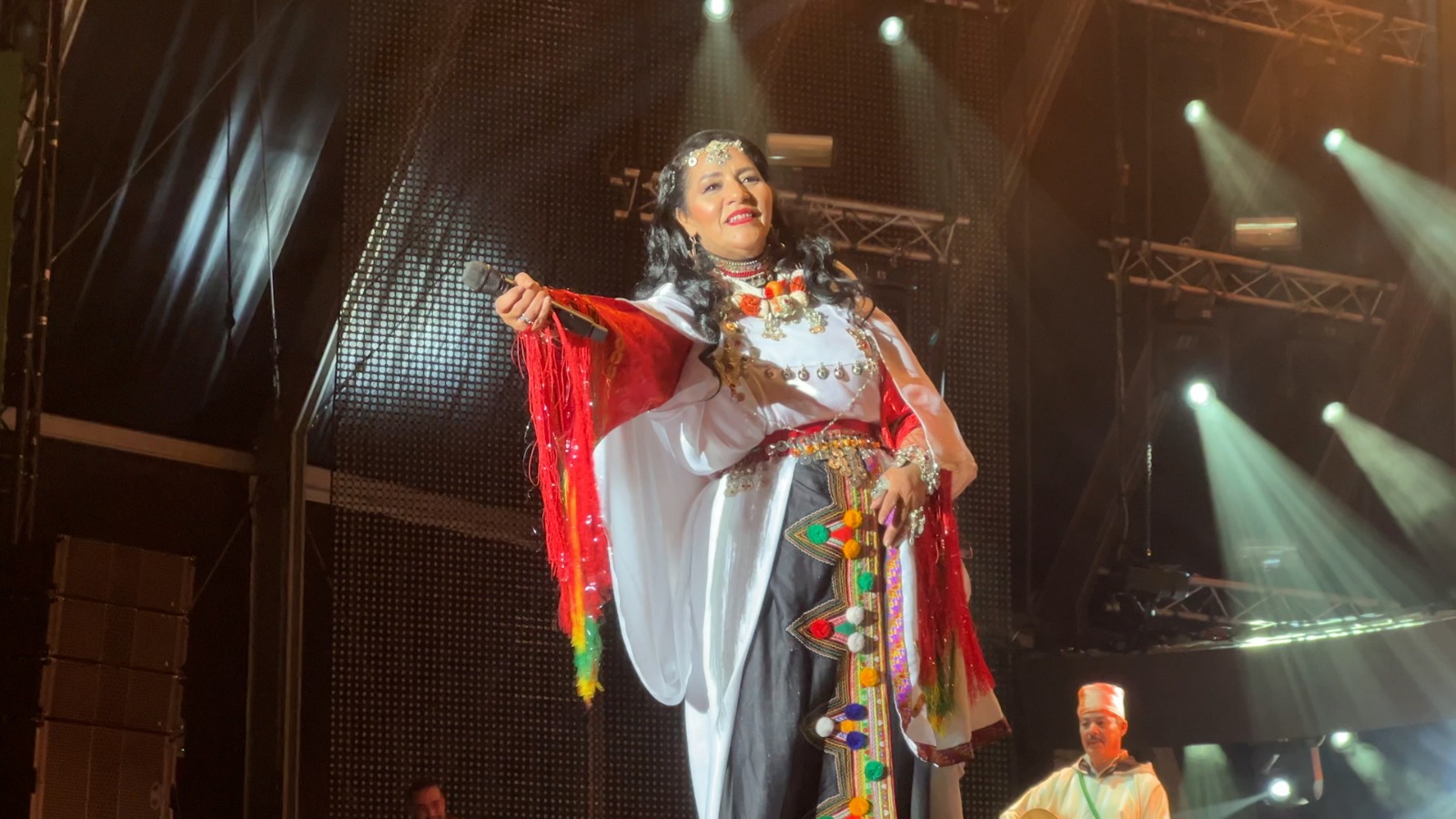 تبعمرانت ..سعيدة بالمشاركة في افتتاح مهرجان تيميتار في دورته العشرين وتتمنى أن تكون عند حسن ظن جمهورها