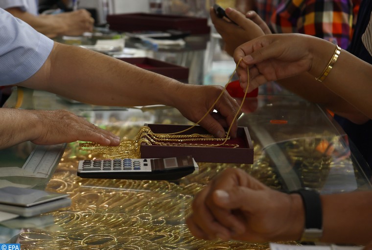 تراجع أسعار الذهب في ظل حذر يسبق اجتماع البنك المركزي الأمريكي