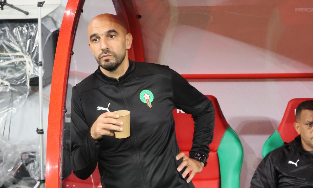 درس الصحافة البلجيكية لوليد الركراكي: “الصيباري ليس جناحاً ولن يكون”