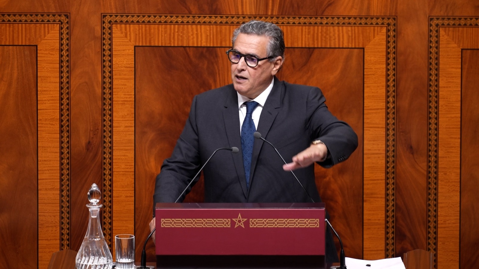 ردا على ادعاء إفلاس المقاولات الصغرى أخنوش : تنقية جبائية شملت شركات غير نشيطة بعضها استُعمل في بيع الفواتير 