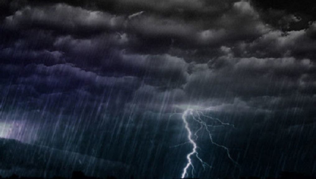 نشرة إنذارية.. زخات رعدية قوية وتساقطات ثلجية ورياح قوية بعدد من مناطق المملكة