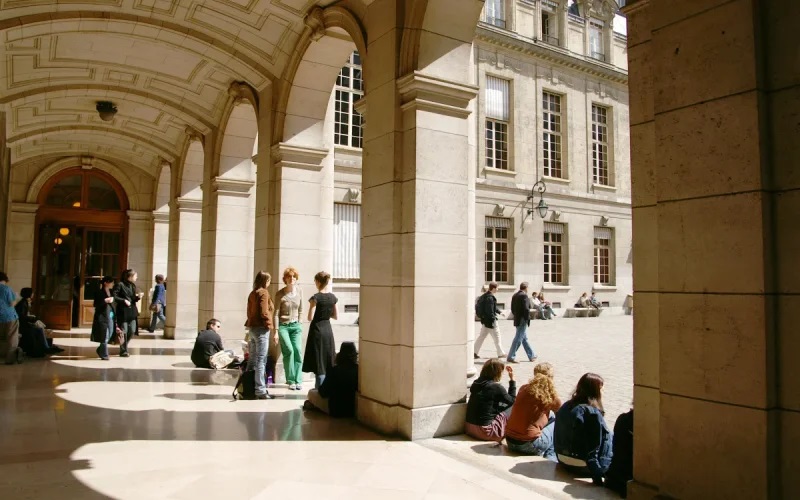 صدمة في فرنسا.. رسوم السوربون تشتعل والطلبة المغاربة يدفعون الثمن مضاعفا