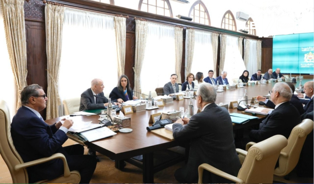 الحكومة تصادق على 3 مراسيم جديدة للنهوض بقطاع الصحة وتثمين موارده البشرية