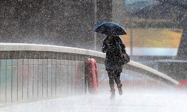 نشرة إنذارية.. أمطار رعدية وثلوج ورياح قوية مرتقبة اليوم وغدا بعدد من مناطق المملكة 