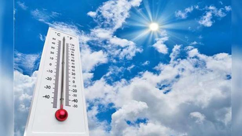 طقس الثلاثاء.. أجواء حارة نسبيا فوق السهول الداخلية وبالأقاليم الصحراوية