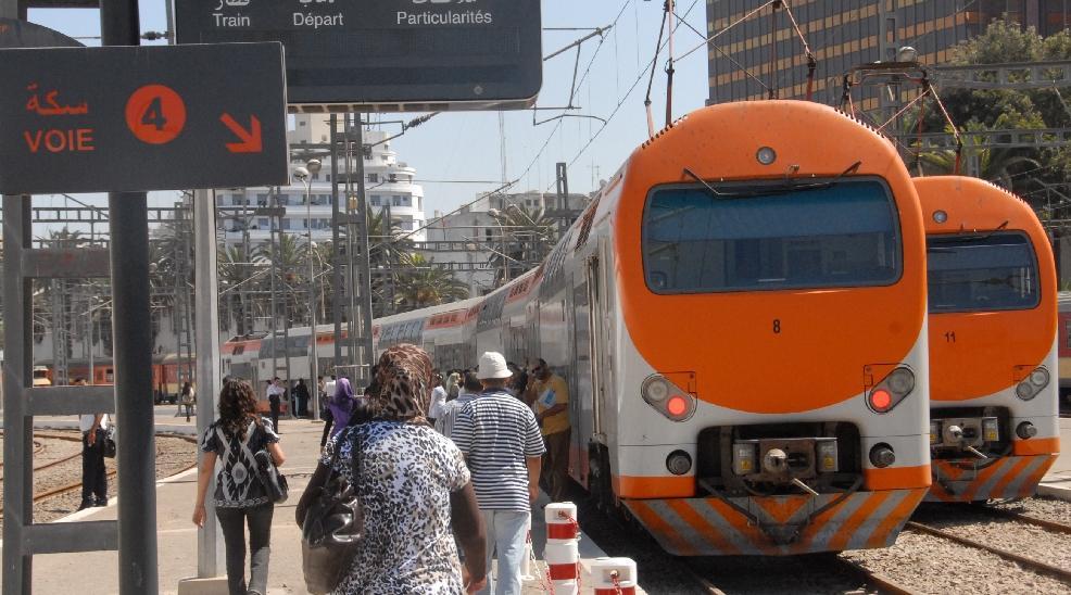 ارتباك في حركة القطارات.. “عين كرمة” تضع المسافرين في مواجهة “ساعات الانتظار” و”جشع الطاكسيات”