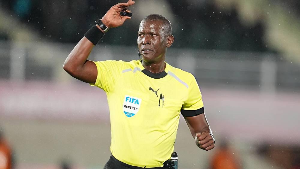 صافرة مالية تقود مواجهة المغرب وتنزانيا في ثمن نهائي “الكان”