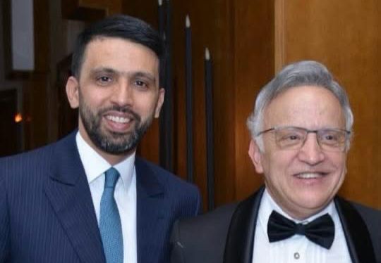 هشام الكروج يودّع الدكتور سعيد الأيوبي طبيب إنجازه التاريخي في أولمبياد أثينا