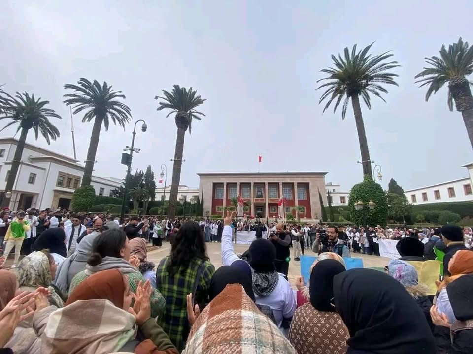 قيادي في “FNE” لـ “Le12”.. إدماج أساتذة التعليم الأولي مصلحة للتعليم العمومي