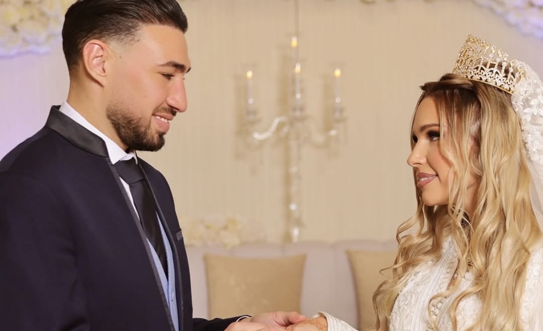 الدولي المغربي ونجم برشلونة الأسبق منير الحدادي يدخل القفص الذهبي