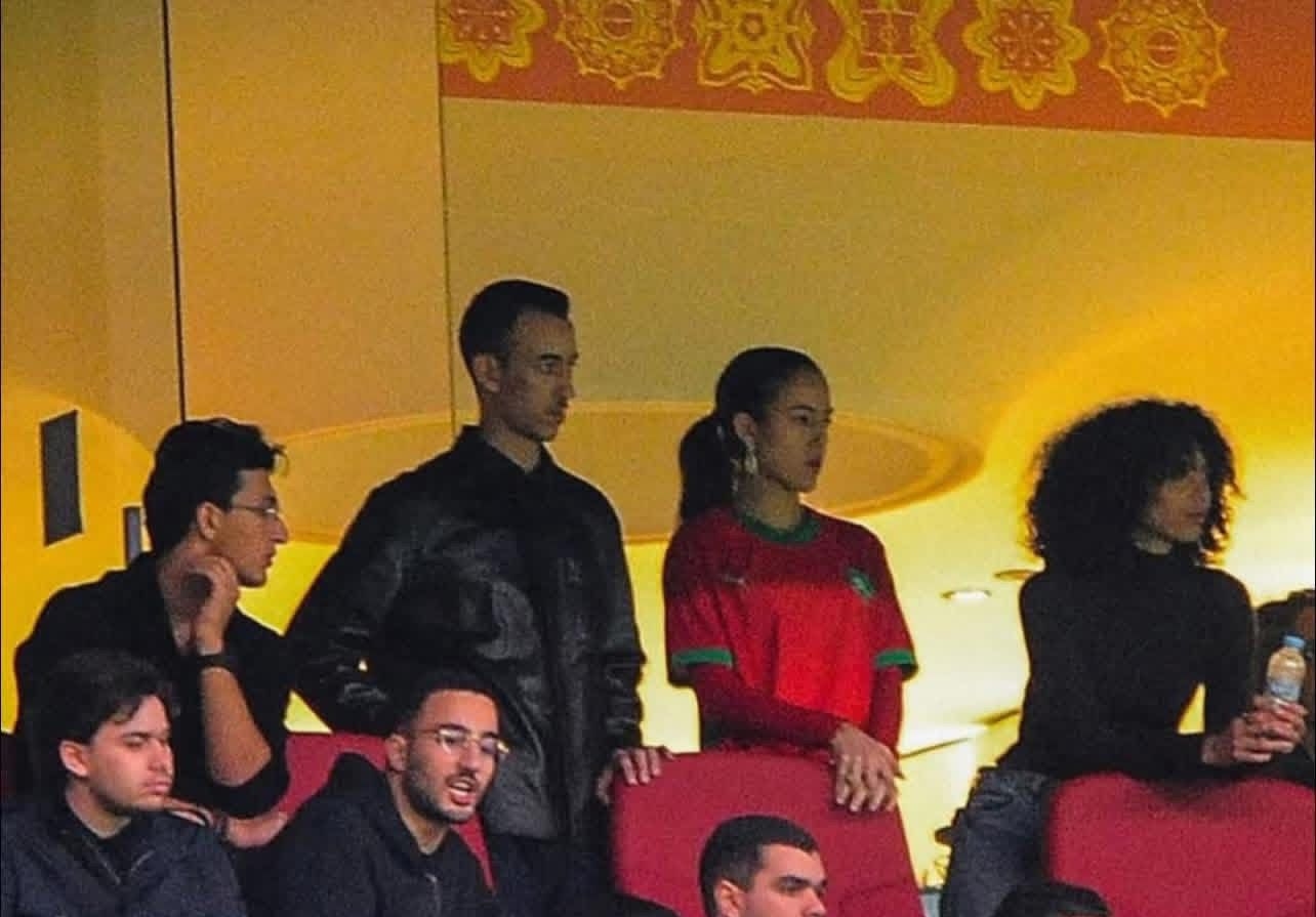 ولي العهد الأمير مولاي الحسن والأميرة للا خديجة يدعمان “أسود الأطلس”من مدرجات ملعب مولاي عبد الله