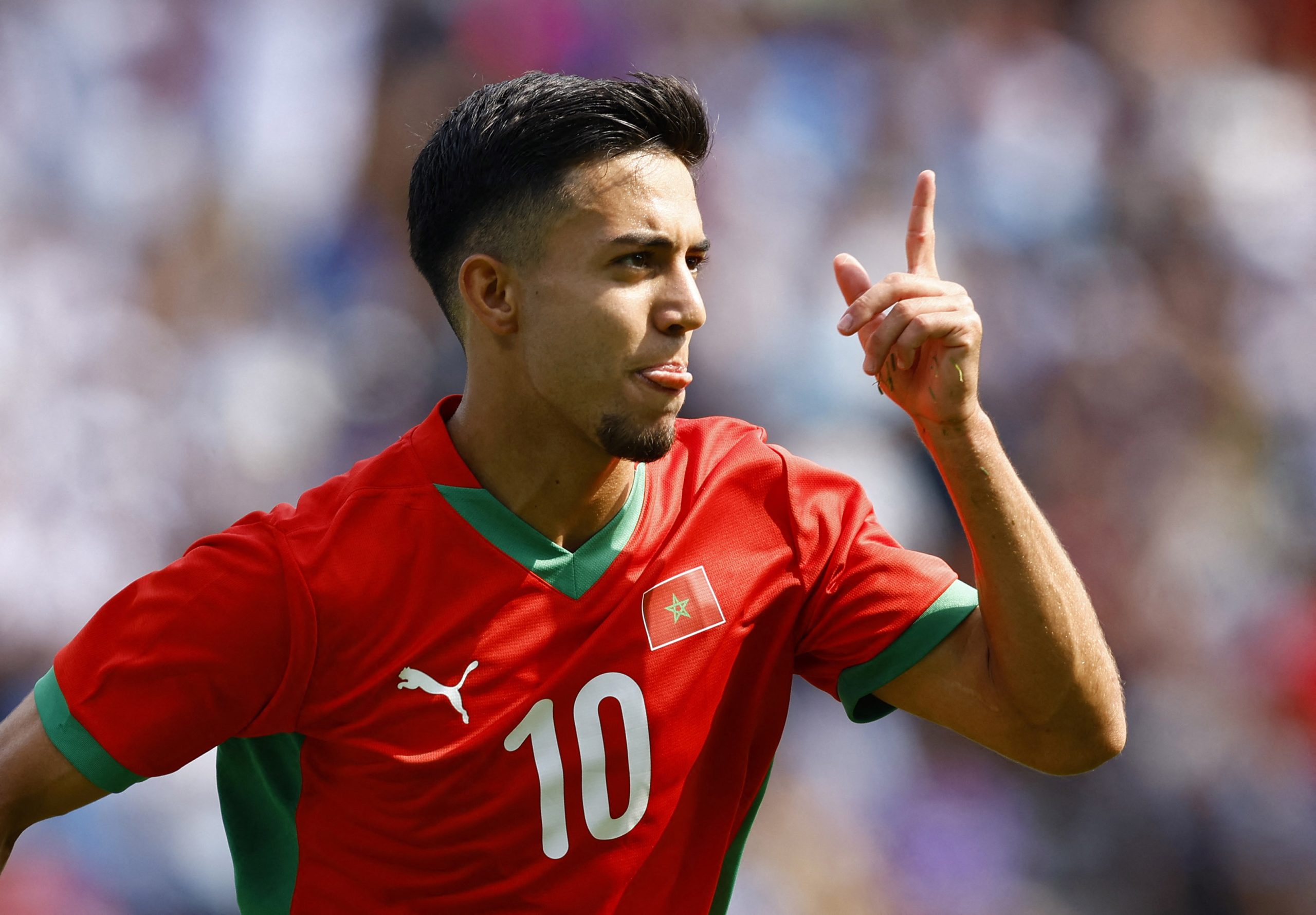 أخوماش يشد الرحال صوب مدريد.. محطة استراتيجية نحو مونديال 2026