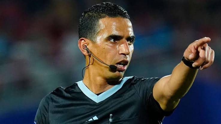 “كان المغرب 2025”.. ​الكاف يضع ثقته في “الصافرة المغربية” لقيادة قمة مصر ونيجيريا