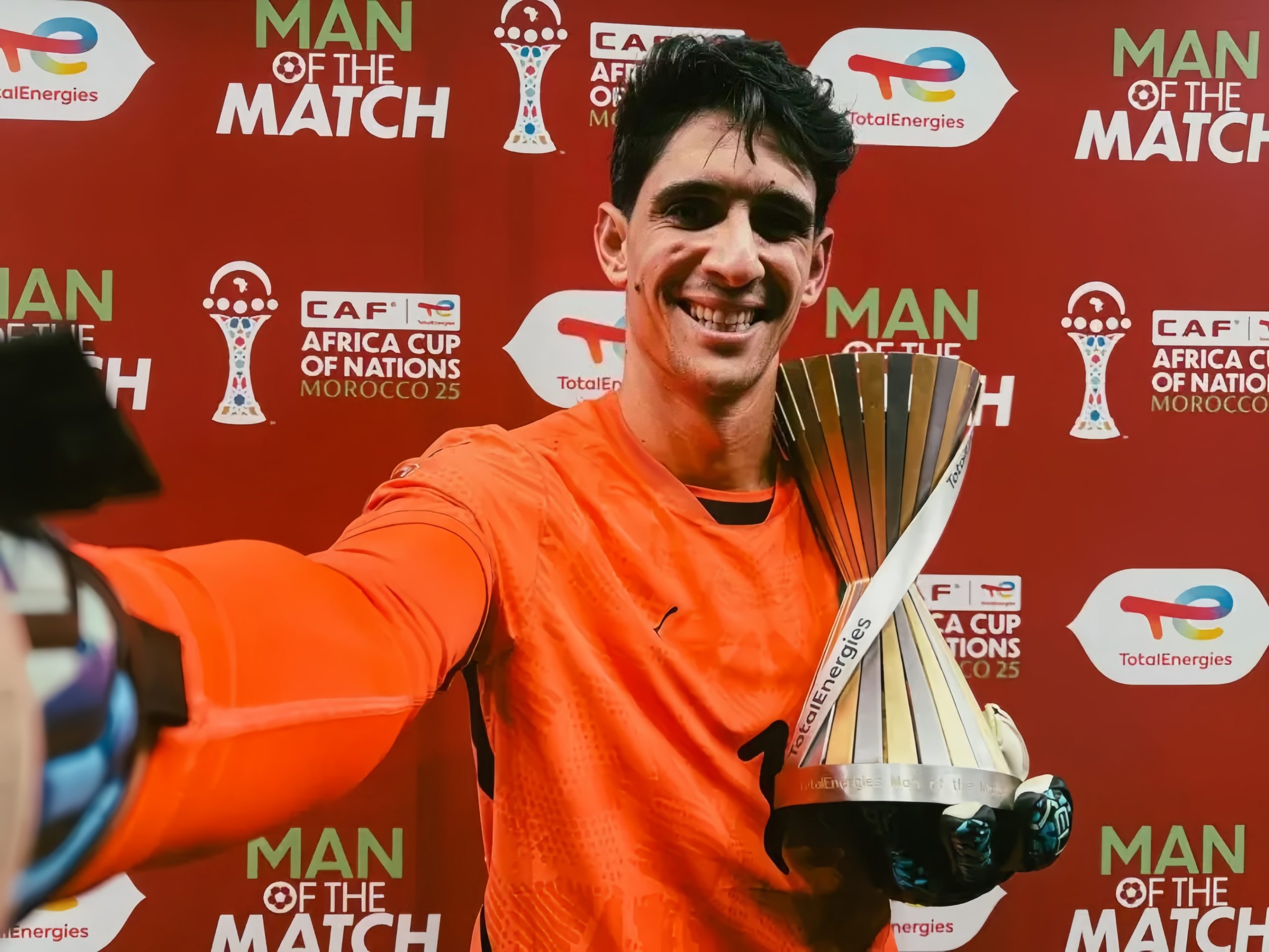 ​بقفازات من ذهب.. “الأخطبوط” بونو يقود أسود الأطلس إلى نهائي “الكان” ويحصد جائزة الأفضل