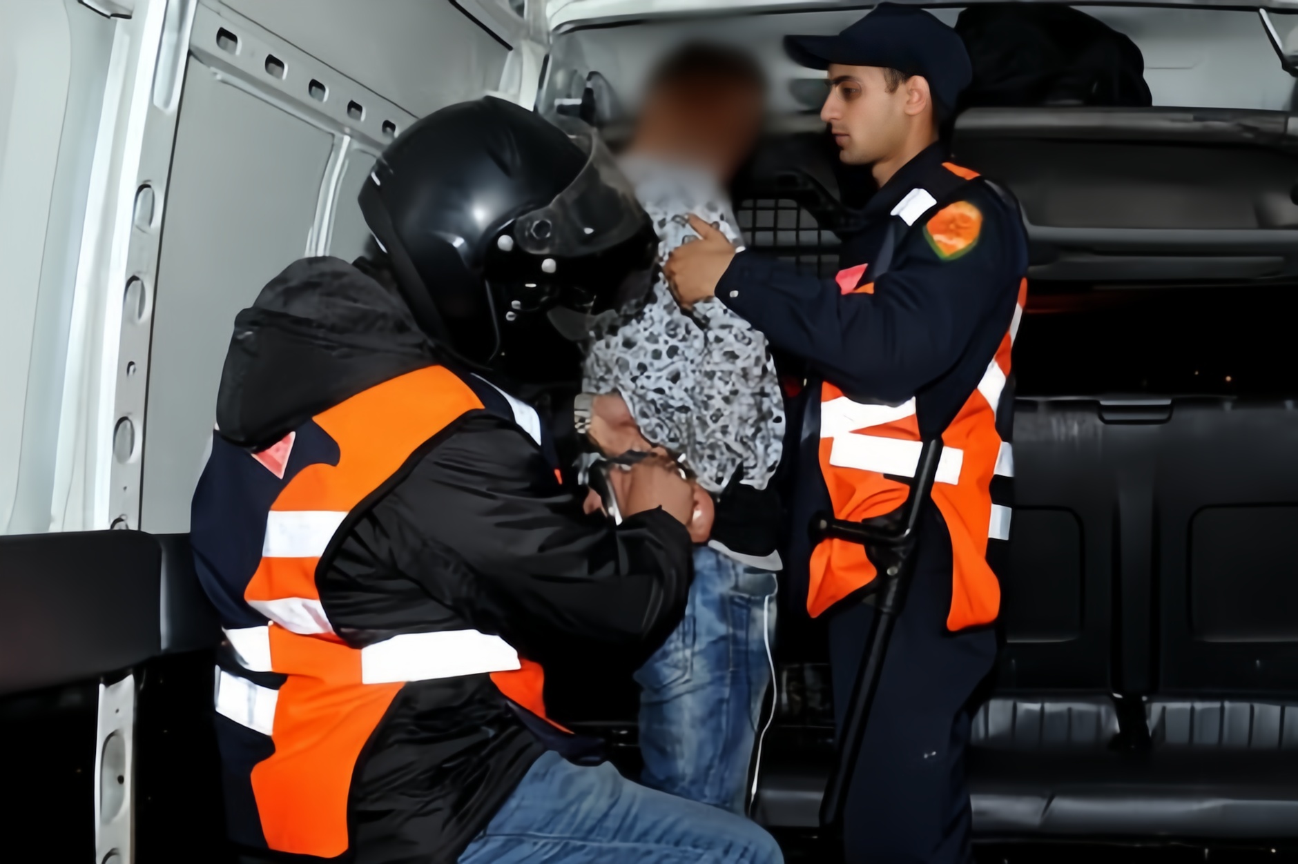 بني ملال.. توقيف صاحب سوابق قضائية عرض ضابط أمن لاعـ.تداء بالسـ.لاح الأبيض