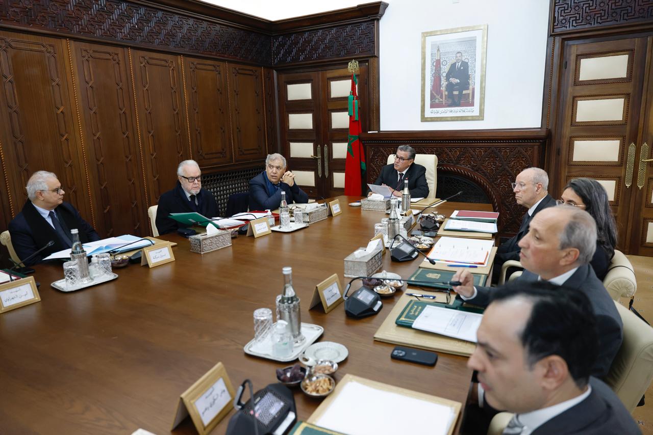 الحكومة تصادق على مرسوم لإقرار أجرة خدمات مركز نشر المعلومة القانونية