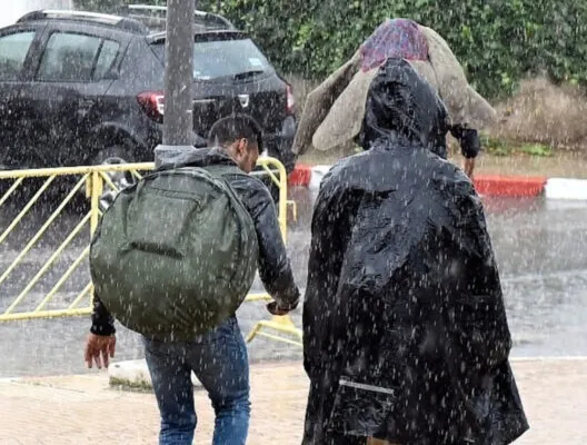 تقلبات جوية تعصف بالمنطقة.. تعليق الدراسة ببني عياط حفاظًا على سلامة التلاميذ والأطر التربوية