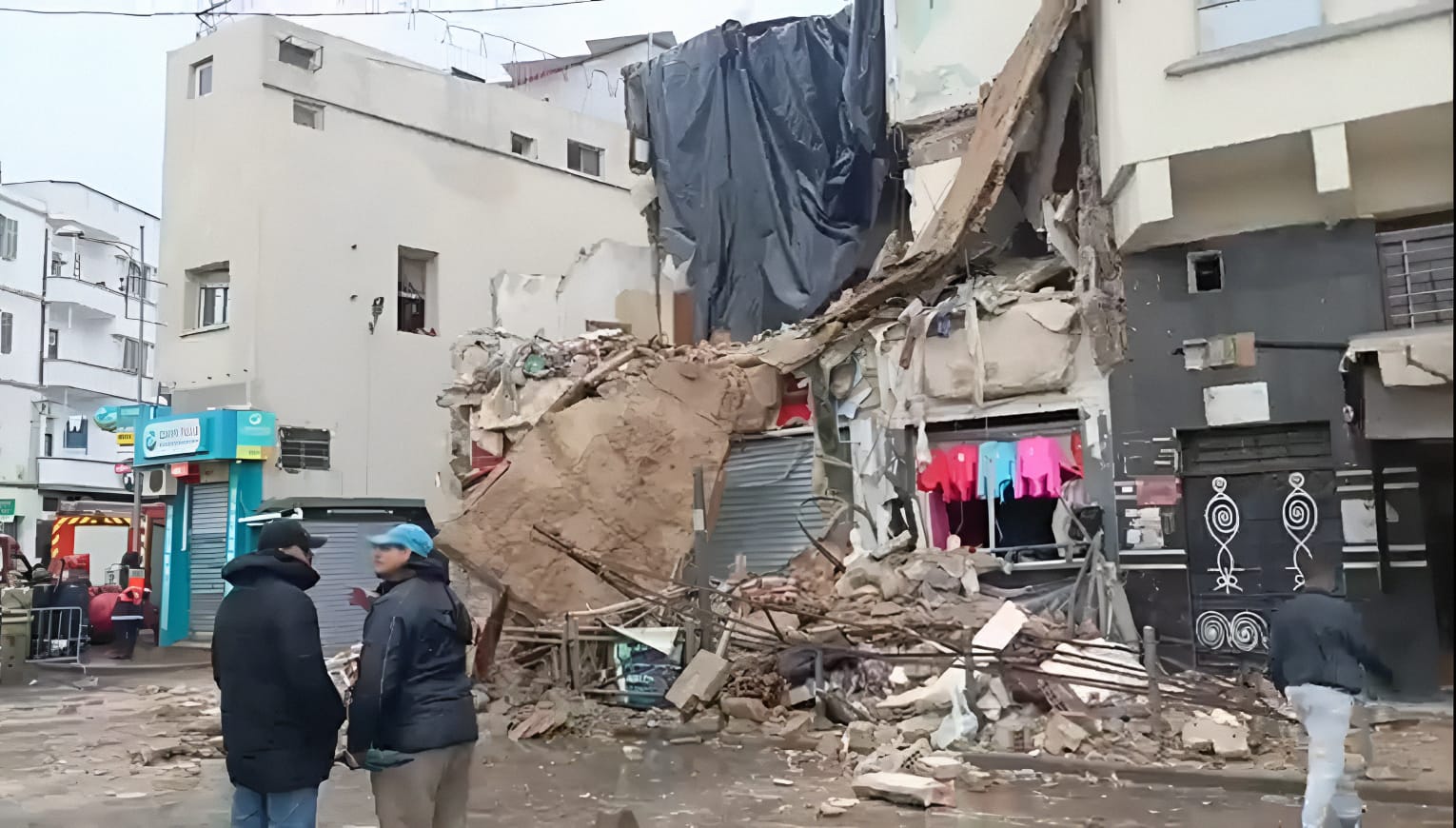 انهيار منزل بمقاطعة درب السلطان بالدار البيضاء واستنفار أمني بمكان الحادث