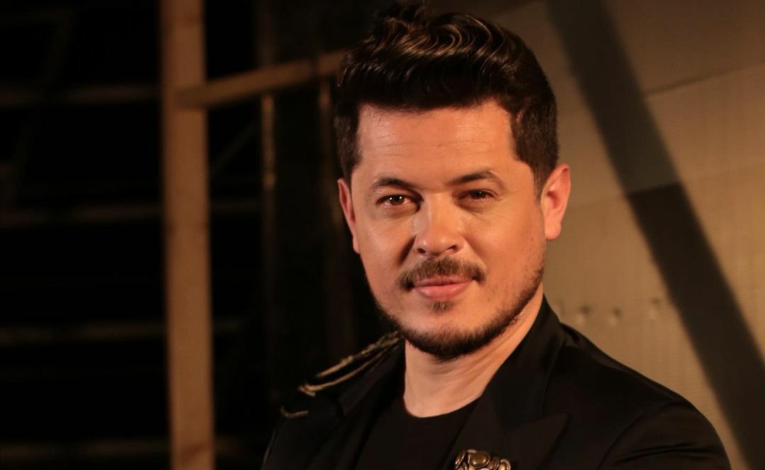 فرحة مزدوجة لعادل أصيل: مولودة جديدة في يوم عيد ميلاده