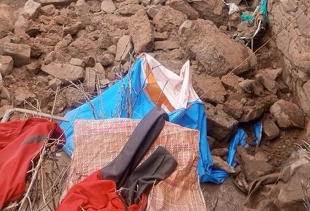 فاجعة تهز إقليم أزيلال.. انهيار منزل طيني يودي بحياة طفلة في الخامسة من عمرها