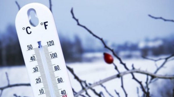 طقس الخميس.. صقيع مع زخات رعدية ورياح قوية بعدد من المناطق