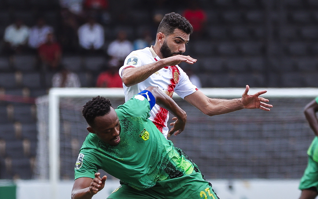 نيران صديقة وظروف مناخية صعبة تُسقط الوداد في فخ مانييما يونيون