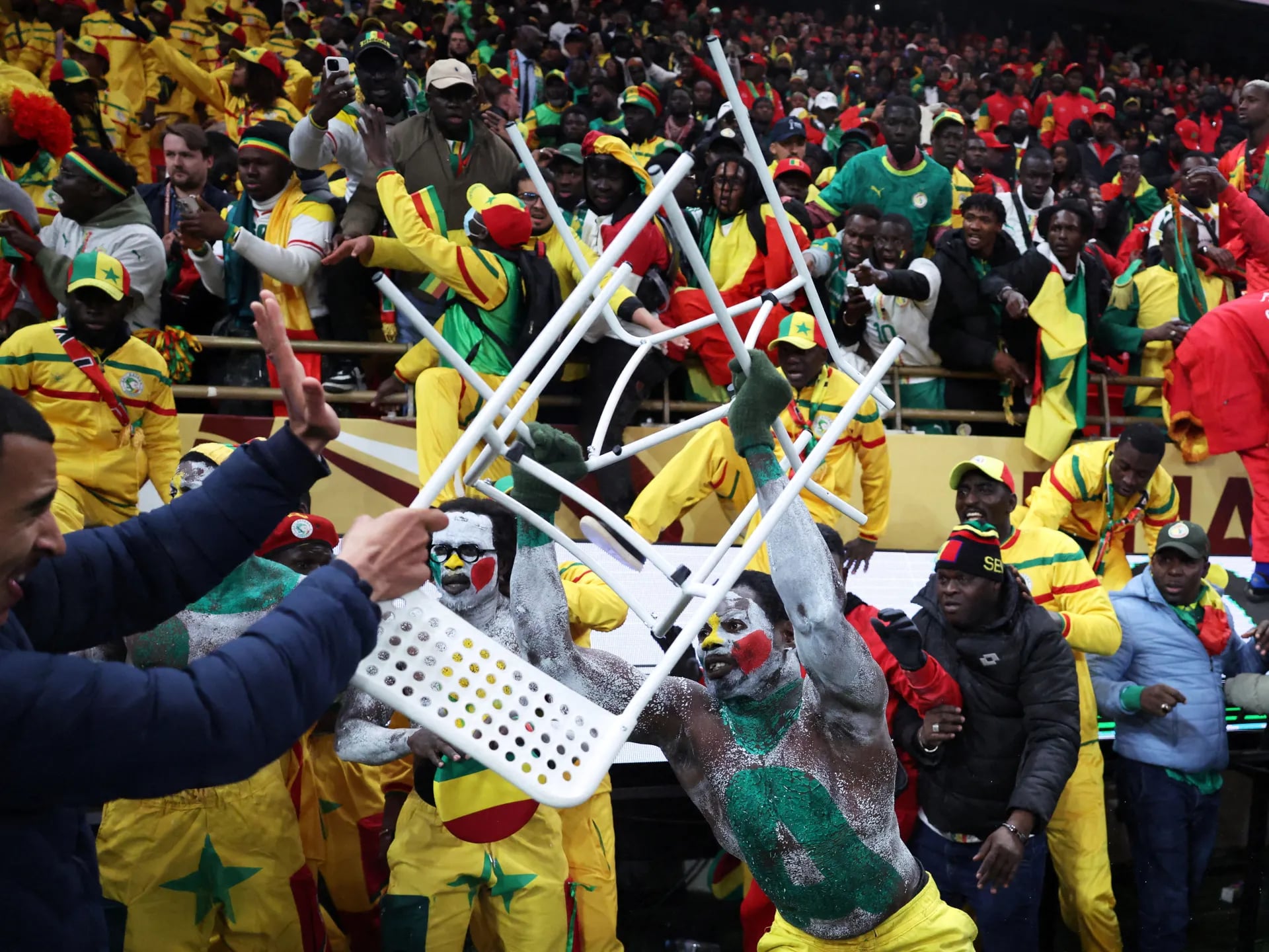 المحامي جواد بنعيسي ينفي إضراب موكله الفرنسي عن الطعام في ملف المشجعين السينغاليين