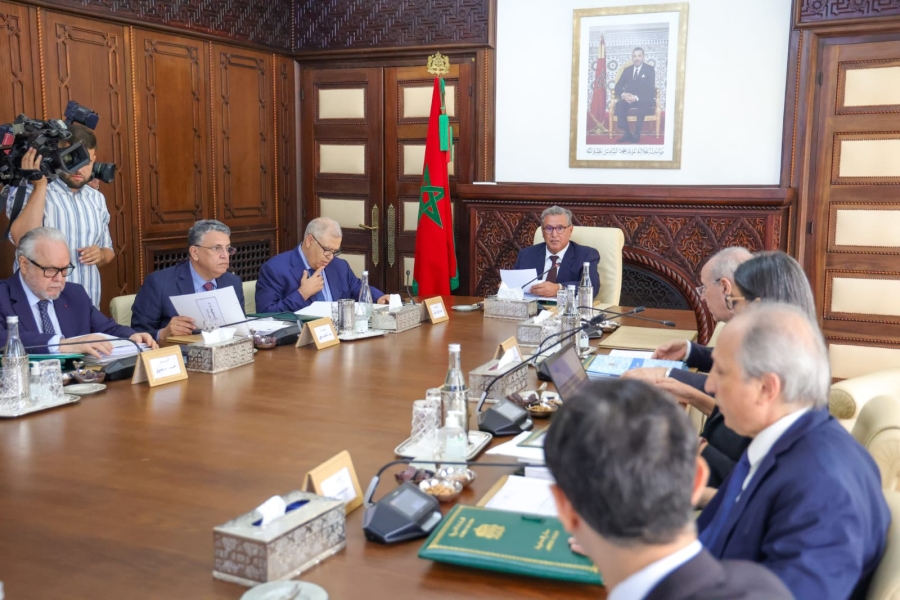 مجلس الحكومة يعتمد مرسوماً جديداً لتعزيز الحكامة والمراقبة داخل الوزارات