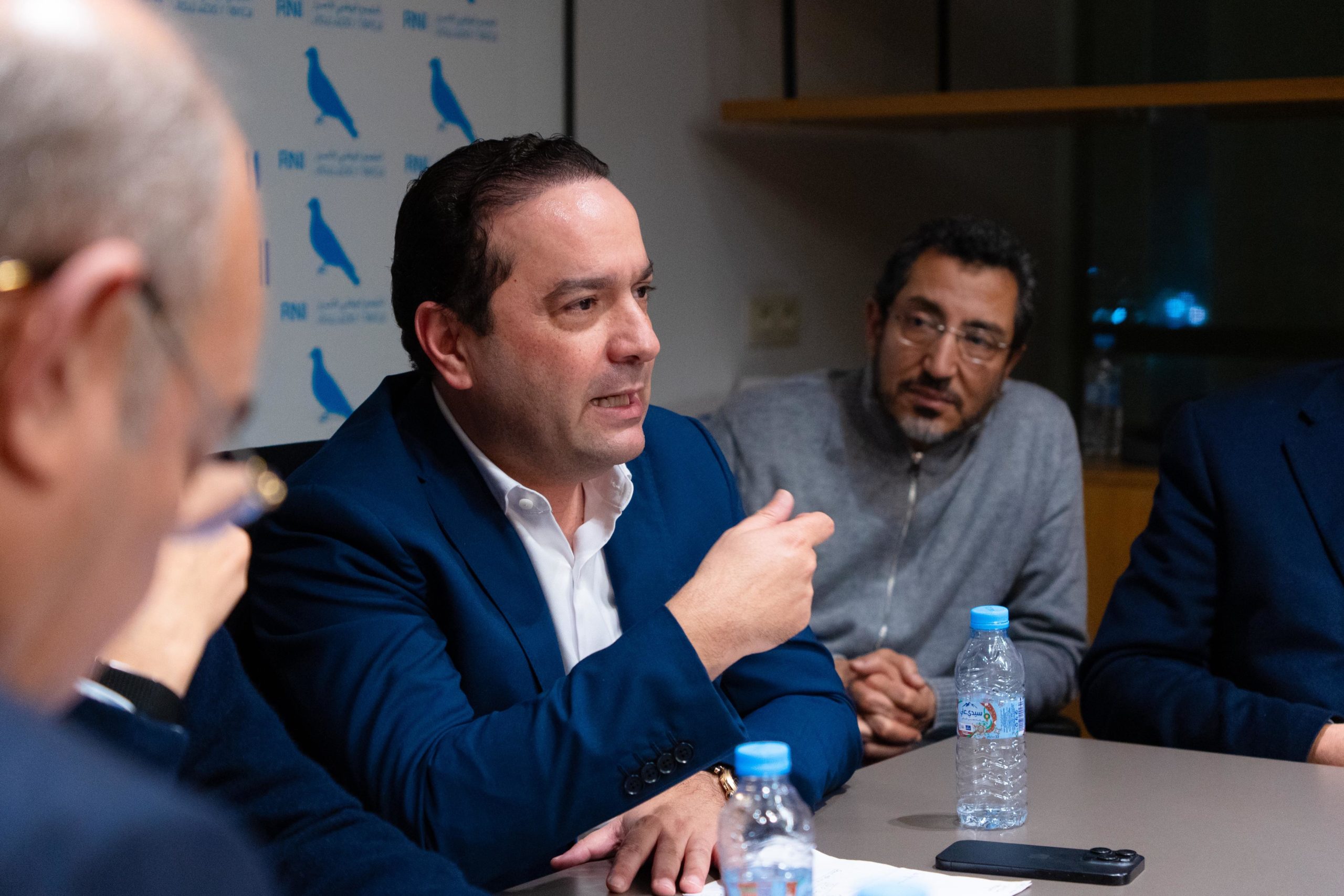 شوكي في تواصل مع هياكل “الأحرار” ضمن جولة جهوية قبيل مؤتمر الحزب