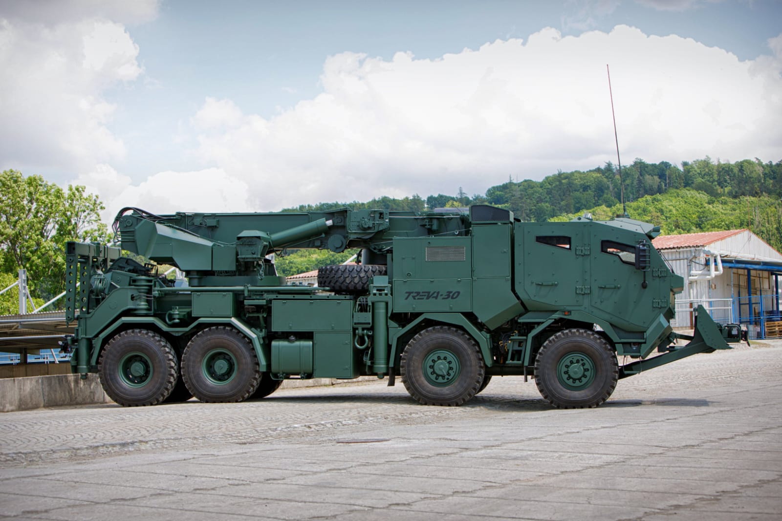 المغرب يعزز جيشه بمركبات الإنقاذ الثقيلة التشيكية الصنع (TREVA-30)