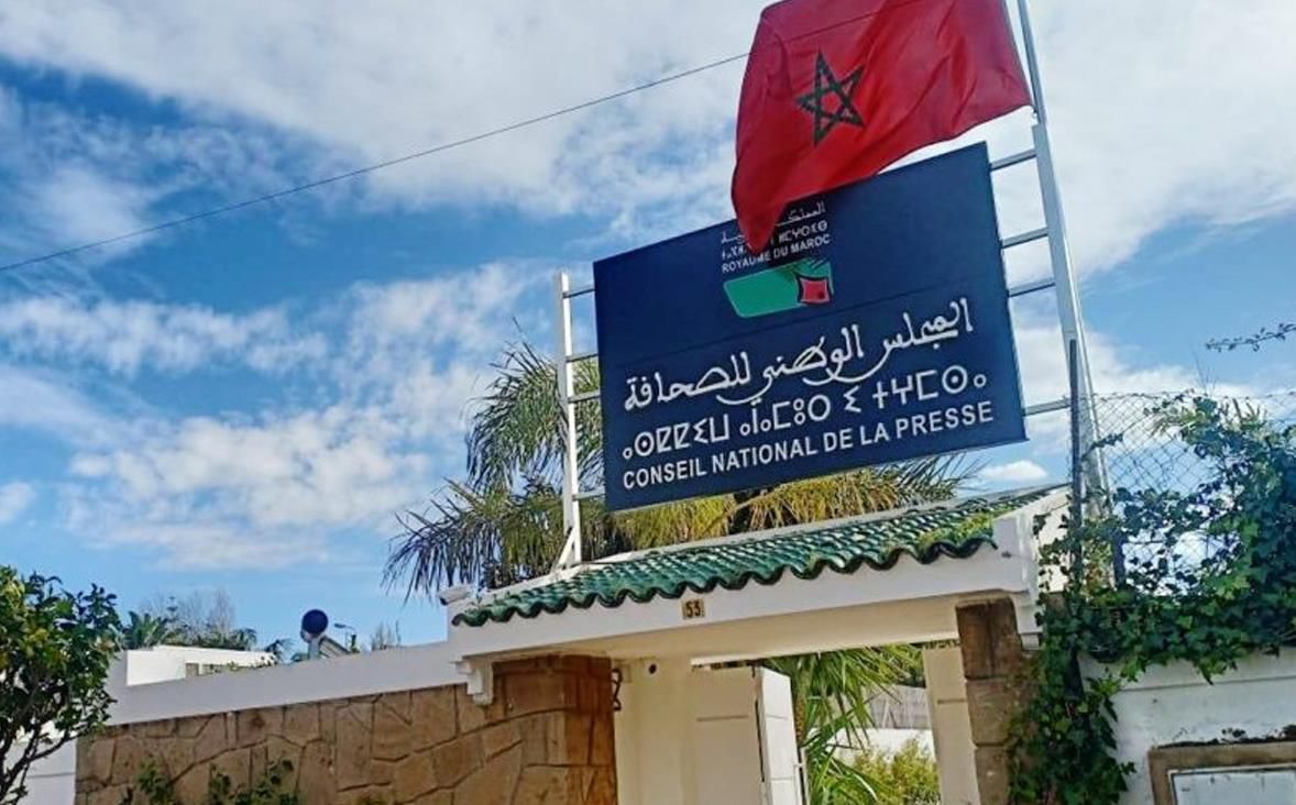 قبيلة الصحفيين و”حفّار القبور”.. كيف؟ ولماذا؟..